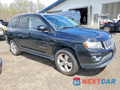 Czwarte zdjęcie samochodu z boku: 2014 JEEP COMPASS LATITUDE VIN:1C4NJDEB7ED730802 - miniatura