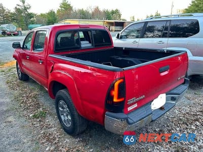 Trzecie zdjęcie samochodu z tyłu: 2006 TOYOTA TACOMA DOUBLE CAB VIN:5TELU42N76Z180863 - miniatura