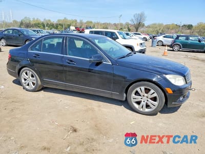 Czwarte zdjęcie samochodu z boku: 2010 MERCEDES-BENZ C 300 4MATIC VIN:WDDGF8BB3AF470408 - miniatura