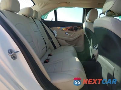 Zdjęcie 10 z 12 samochodu: 2016 MERCEDES-BENZ C 300 VIN:55SWF4JB6GU118712 - miniatura