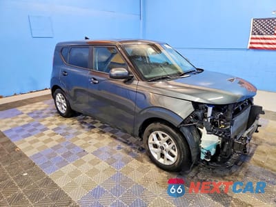 Czwarte zdjęcie samochodu z boku: 2025 KIA SOUL LX VIN:KNDJ23AU1S7261441 - miniatura