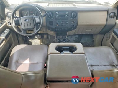 Zdjęcie 8 z 13 samochodu: 2008 FORD F550 SUPER DUTY VIN:1FDAW56RX8EC66948 - miniatura