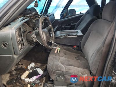Zdjęcie 7 z 12 samochodu: 2001 CHEVROLET SILVERADO C1500 VIN:2GCEC19T711136969 - miniatura