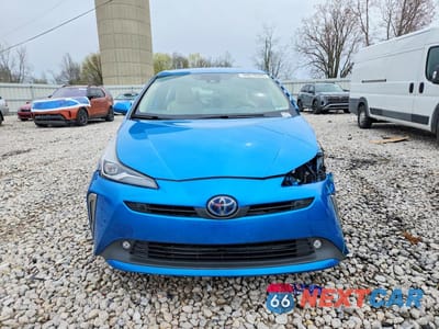 Piąte zdjęcie samochodu w środku: 2019 TOYOTA PRIUS XLE AWD-E VIN:JTDL9RFU1K3002049 - miniatura