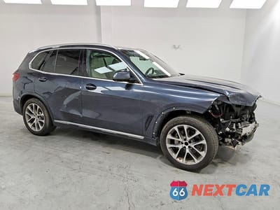 Czwarte zdjęcie samochodu z boku: 2020 BMW X5 XDRIVE40I VIN:5UXCR6C09L9B69372 - miniatura