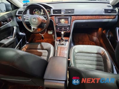 Zdjęcie 8 z 12 samochodu: 2012 VOLKSWAGEN PASSAT SEL VIN:1VWCN7A33CC047815 - miniatura