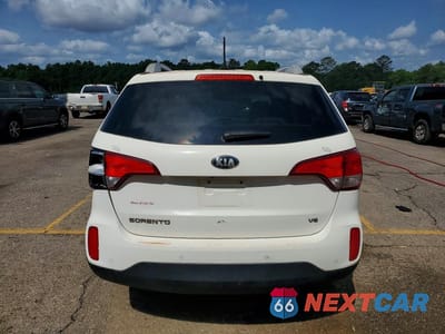 Zdjęcie 6 z 13 samochodu: 2015 KIA SORENTO LX VIN:5XYKT4A74FG609209 - miniatura