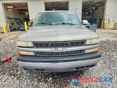 Piąte zdjęcie samochodu w środku: 1999 CHEVROLET SILVERADO K1500 VIN:1GCEK19T3XE244855 - miniatura