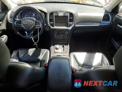 Zdjęcie 8 z 12 samochodu: 2017 CHRYSLER 300 LIMITED VIN:2C3CCARG9HH637409 - miniatura