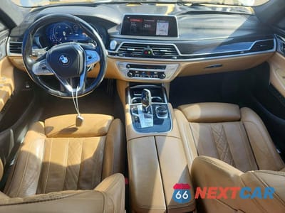 Zdjęcie 8 z 12 samochodu: 2019 BMW 740 I VIN:WBA7E2C5XKB217238 - miniatura