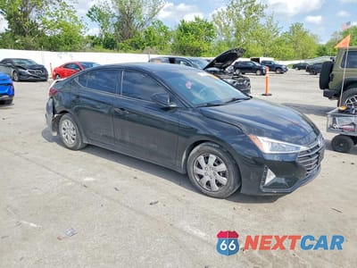 Czwarte zdjęcie samochodu z boku: 2019 HYUNDAI ELANTRA SE VIN:5NPD74LF3KH466497 - miniatura