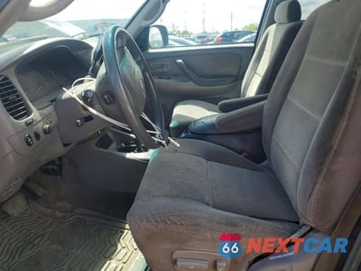 Zdjęcie 7 z 12 samochodu: 2004 TOYOTA SEQUOIA SR5 VIN:5TDBT44A84S233427 - miniatura