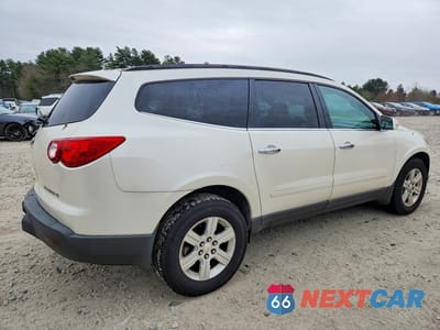 Trzecie zdjęcie samochodu z tyłu: 2011 CHEVROLET TRAVERSE LT VIN:1GNKVGED0BJ401938 - miniatura