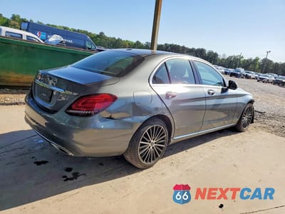 Trzecie zdjęcie samochodu z tyłu: 2021 MERCEDES-BENZ C 300 VIN:W1KWF8DB7MR620788 - miniatura
