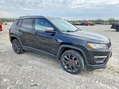 Czwarte zdjęcie samochodu z boku: 2021 JEEP COMPASS 80TH EDITION VIN:3C4NJDEB4MT516696 - miniatura