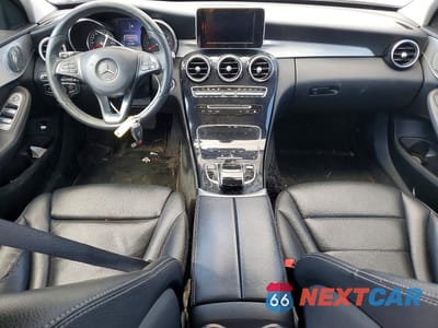 Zdjęcie 8 z 12 samochodu: 2015 MERCEDES-BENZ C 300 4MATIC VIN:55SWF4KB6FU024861 - miniatura