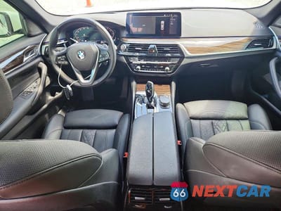 Zdjęcie 8 z 13 samochodu: 2022 BMW 530 I VIN:WBA53BH06NWX83324 - miniatura