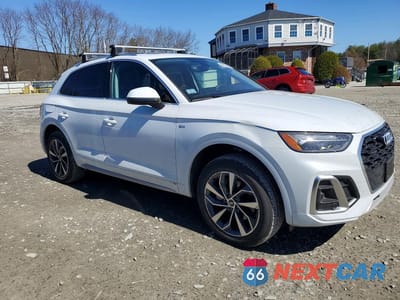 Czwarte zdjęcie samochodu z boku: 2023 AUDI Q5 PREMIUM PLUS 45 VIN:WA1EAAFY7P2191835 - miniatura