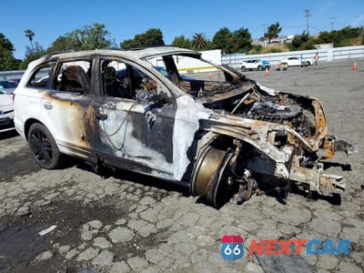 Czwarte zdjęcie samochodu z boku: 2011 AUDI Q7 PREMIUM PLUS VIN:WA1LMAFE9BD000157 - miniatura