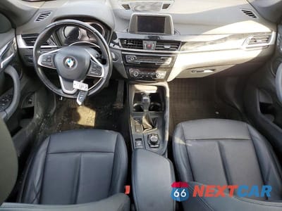 Zdjęcie 8 z 12 samochodu: 2018 BMW X1 XDRIVE28I VIN:WBXHT3C32J5L32188 - miniatura