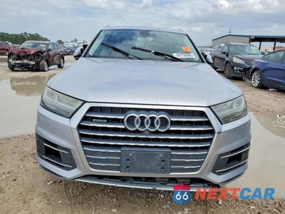 Piąte zdjęcie samochodu w środku: 2017 AUDI Q7 PRESTIGE VIN:WA1VAAF71HD001105 - miniatura