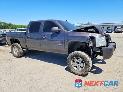 Czwarte zdjęcie samochodu z boku: 2011 CHEVROLET SILVERADO C1500 LT VIN:3GCPCSE0XBG158810 - miniatura