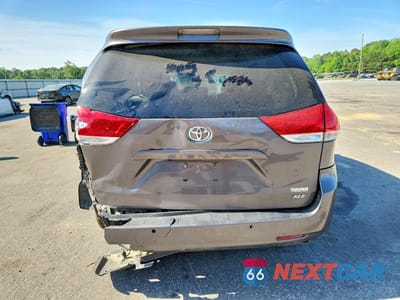 Zdjęcie 6 z 13 samochodu: 2014 TOYOTA SIENNA XLE 8-PASSENGER VIN:5TDYK3DC6ES518024 - miniatura