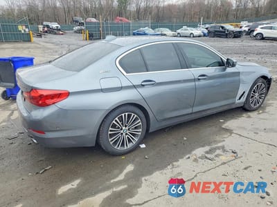Trzecie zdjęcie samochodu z tyłu: 2019 BMW 530XE VIN:WBAJB1C56KB376282 - miniatura