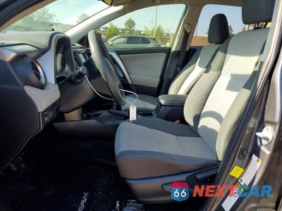 Zdjęcie 7 z 13 samochodu: 2015 TOYOTA RAV4 VIN:JTMZFREV7FD076069 - miniatura
