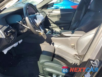 Zdjęcie 7 z 12 samochodu: 2021 BMW 530 I VIN:WBA53BH06MWX22196 - miniatura