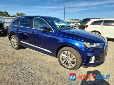 Czwarte zdjęcie samochodu z boku: 2021 AUDI Q7 PREMIUM PLUS VIN:WA1LXAF74MD000756 - miniatura