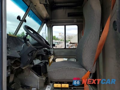 Zdjęcie 7 z 13 samochodu: 2020 FORD F59 DELIVERY TRUCK VIN:1F65F5KN5L0A05681 - miniatura