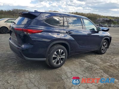 Trzecie zdjęcie samochodu z tyłu: 2020 TOYOTA HIGHLANDER XLE VIN:5TDGZRAH6LS009672 - miniatura