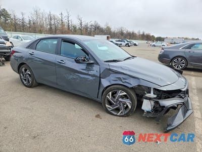 Czwarte zdjęcie samochodu z boku: 2025 HYUNDAI ELANTRA SEL SPORT VIN:KMHLM4DG8SU936455 - miniatura
