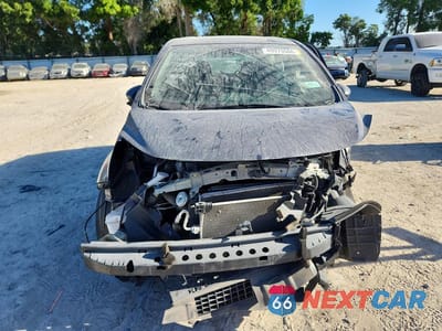 Piąte zdjęcie samochodu w środku: 2019 NISSAN VERSA NOTE SV VIN:3N1CE2CPXKL360081 - miniatura