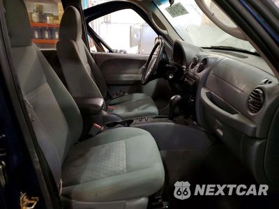 Zdjęcie 7 z 14 samochodu: 2005 JEEP LIBERTY SPORT VIN:1J4GL48KX5W570248 - miniatura