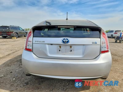 Zdjęcie 6 z 12 samochodu: 2014 TOYOTA PRIUS THREE VIN:JTDKN3DU4E1745053 - miniatura