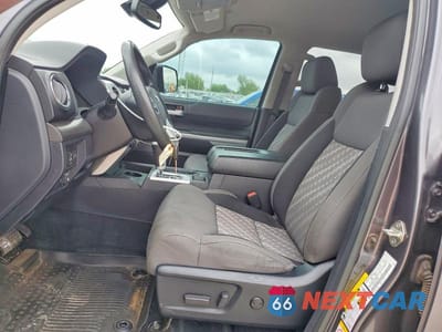 Zdjęcie 7 z 12 samochodu: 2018 TOYOTA TUNDRA SR5 VIN:5TFDW5F11JX775977 - miniatura