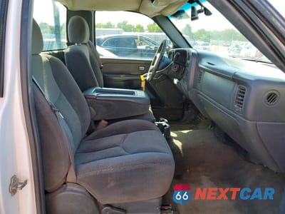 Zdjęcie 10 z 12 samochodu: 2005 CHEVROLET SILVERADO C1500 VIN:1GCEC14VX5Z173942 - miniatura