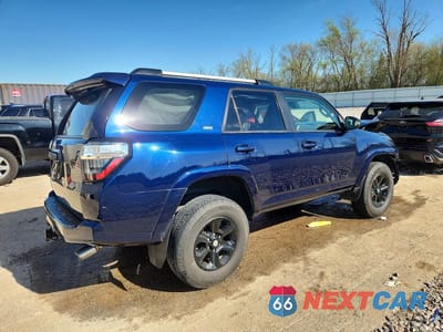Trzecie zdjęcie samochodu z tyłu: 2021 TOYOTA 4RUNNER SR5 PREMIUM VIN:JTENU5JR0M5882246 - miniatura