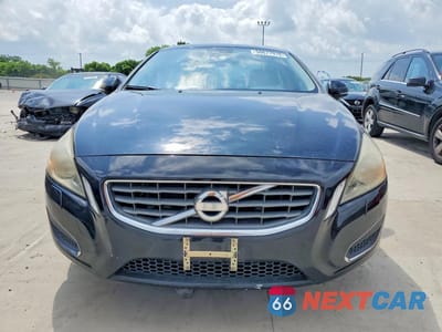 Piąte zdjęcie samochodu w środku: 2013 VOLVO S60 T5 VIN:YV1612FS7D2172798 - miniatura