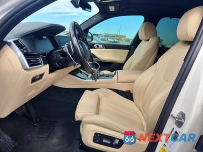 Zdjęcie 7 z 12 samochodu: 2021 BMW X5 XDRIVE45E VIN:5UXTA6C03M9E21366 - miniatura