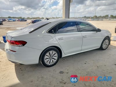 Trzecie zdjęcie samochodu z tyłu: 2020 VOLKSWAGEN PASSAT SE VIN:1VWSA7A33LC015454 - miniatura