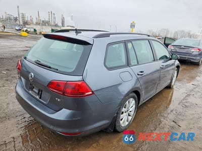 Trzecie zdjęcie samochodu z tyłu: 2017 VOLKSWAGEN GOLF SPORTWAGEN S VIN:3VWC17AU4HM533169 - miniatura