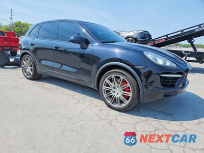 Czwarte zdjęcie samochodu z boku: 2011 PORSCHE CAYENNE TURBO VIN:WP1AC2A21BLA81114 - miniatura