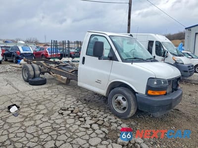 Czwarte zdjęcie samochodu z boku: 2021 CHEVROLET EXPRESS G4500 VAN 6.6L V8 EXT CARGO VIN:1HA6GVC72MN011596 - miniatura