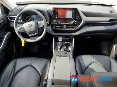 Zdjęcie 8 z 13 samochodu: 2021 TOYOTA HIGHLANDER XLE VIN:5TDHZRBHXMS095024 - miniatura