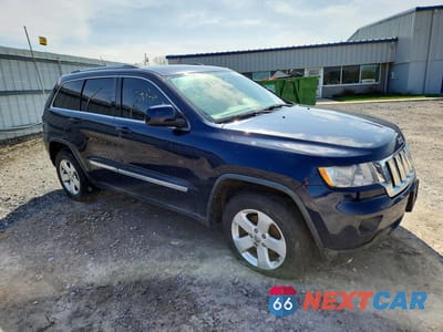 Czwarte zdjęcie samochodu z boku: 2012 JEEP GRAND CHEROKEE LAREDO VIN:1C4RJFAG7CC164917 - miniatura