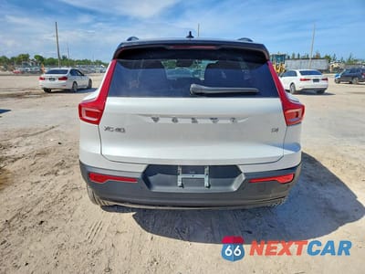 Zdjęcie 6 z 13 samochodu: 2021 VOLVO XC40 T4 R-DESIGN VIN:YV4AC2HM4M2491372 - miniatura