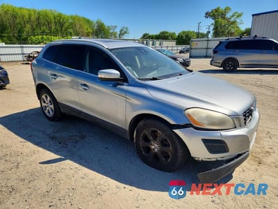 Czwarte zdjęcie samochodu z boku: 2013 VOLVO XC60 3.2 VIN:YV4952DL6D2412634 - miniatura